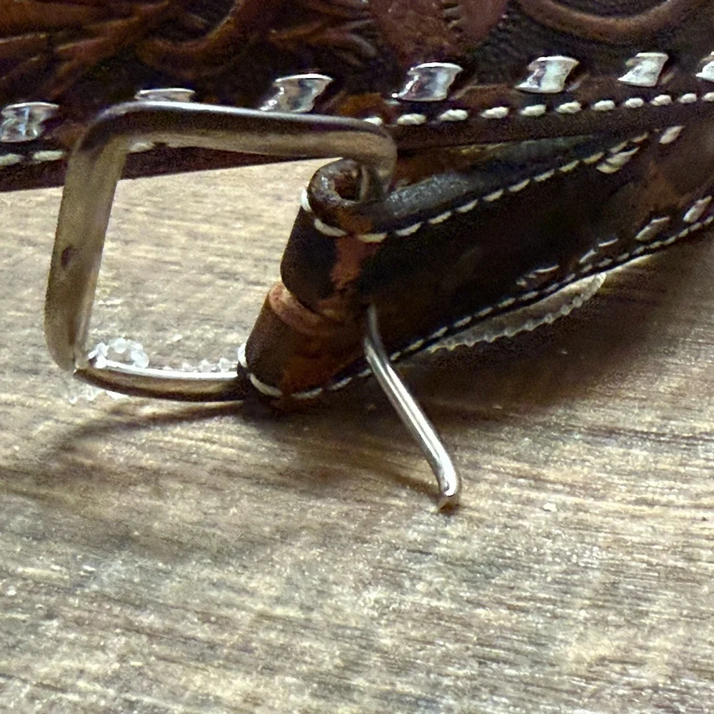 Brushy Creek M (36) NWT (partial) Cowhide vintage western Belt with Silver studs - Picture 11 of 14